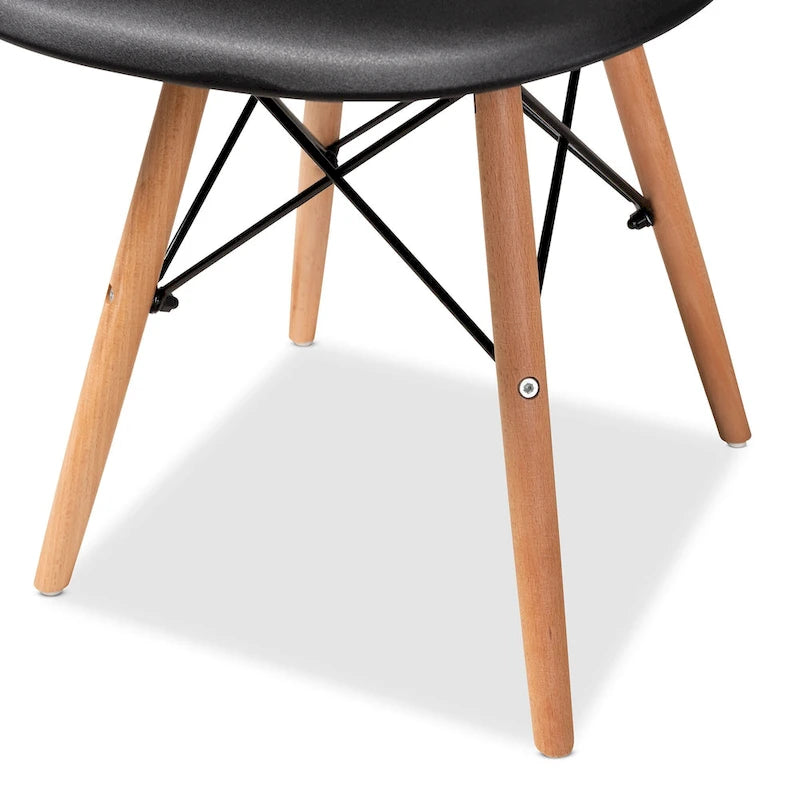Chaise de salle à manger moderne en polypropylène avec pieds en bois de hêtre