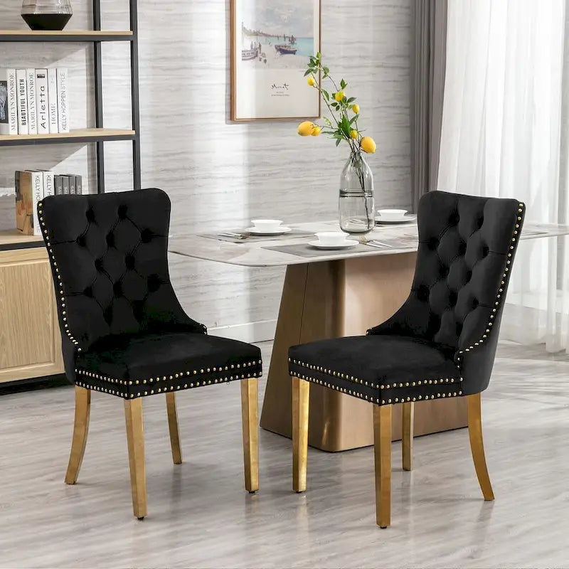 Chaise de salle à manger capitonnée en velours avec pieds en bois cloutés