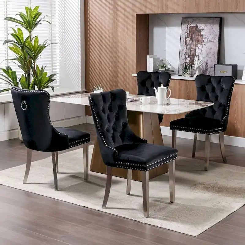 Chaise de salle à manger capitonnée en velours avec pieds en bois cloutés