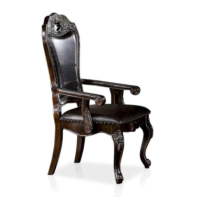 Fauteuil traditionnel en noyer massif avec garniture cloutée et pieds cabriolets